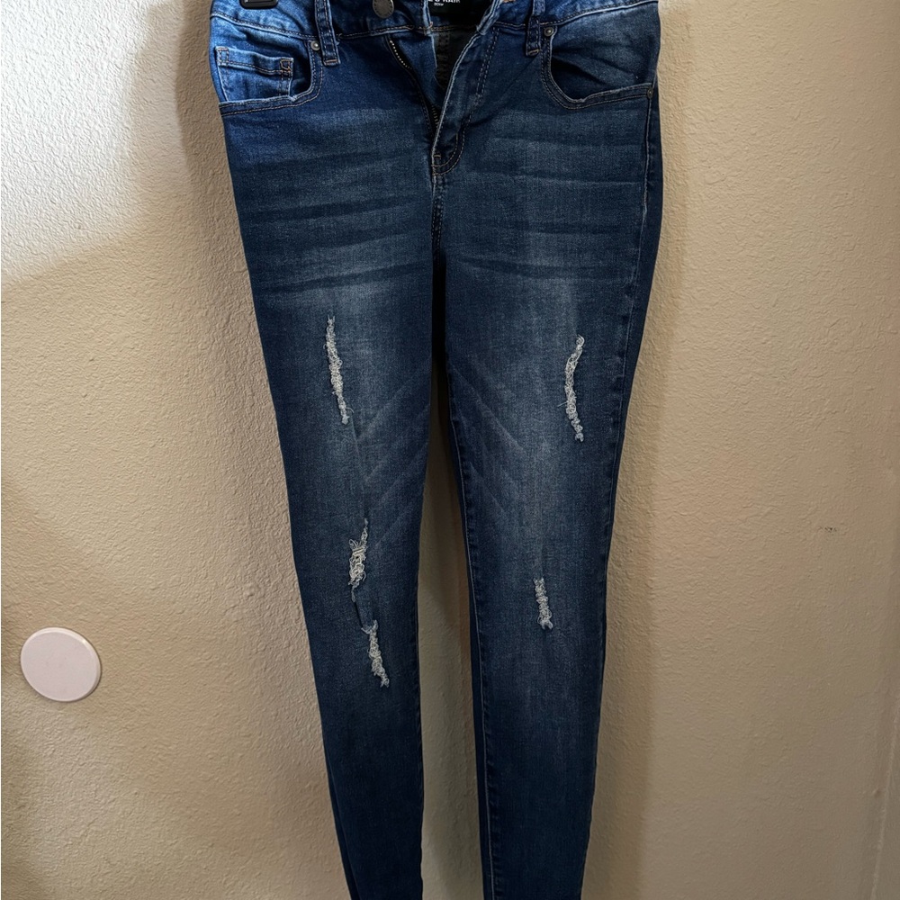 Stylish Blue Distressed Skinny Jeans